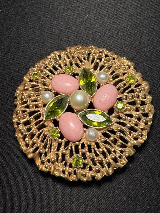 Sarah Coventry Jewelry - Vintage Sarah Coventry Splendor Brooch Gold Tone Filigree